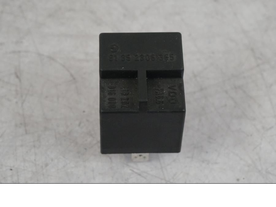 Framsidan på Relä från en BMW R 1100 GS -1998 motorcykel.