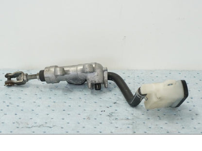 Vänster sida på Bromshuvudcylinder från en Suzuki GSX-R 1000 -2008 motorcykel.