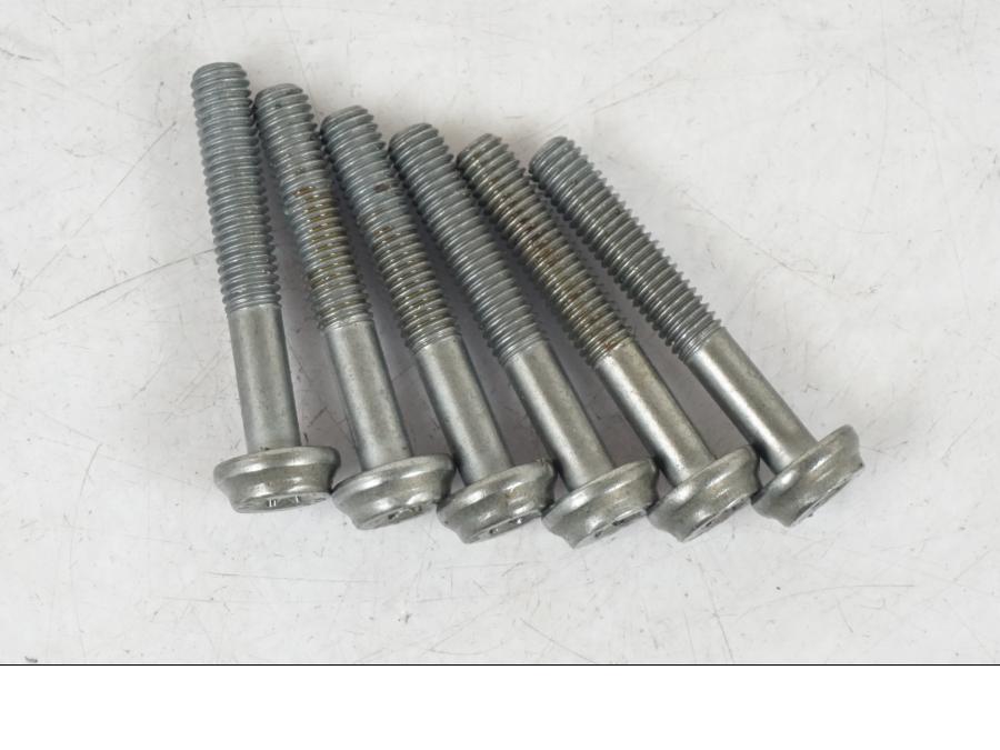 Baksidan på Vattenpump från en BMW R 1200 GSA -2014 motorcykel.