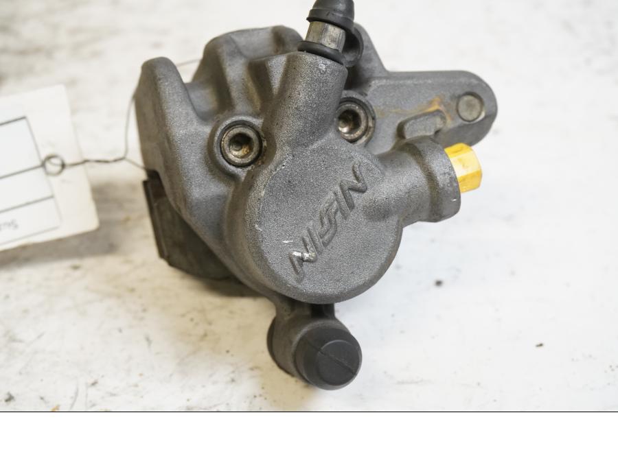 Framsidan på Bromsok från en Suzuki DR 650 -1998 motorcykel.