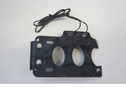 Höger sida på Skylthållare från en Yamaha XVS 1100 -2000 motorcykel.