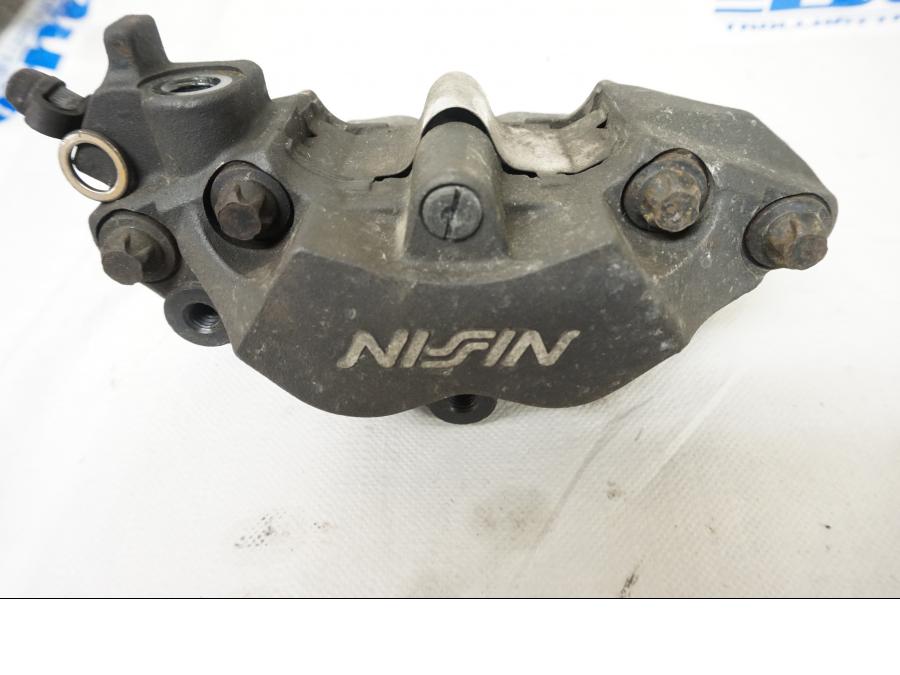 Framsidan på Bromsok från en Honda CBR 900 RR -1997 motorcykel.