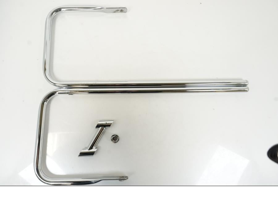 Framsidan på Väskbågar från en H-D Electra Glide Ultra Classic (FLHTCU) -2010 motorcykel.