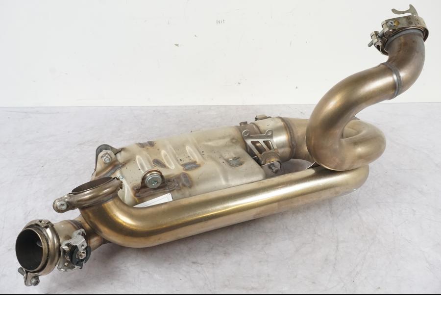 Framsidan på Mellanburk från en KTM 1290 Super Duke R -2022 motorcykel.