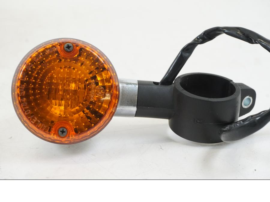 Baksidan på Blinkers från en Kawasaki VN 800 -2000 motorcykel.