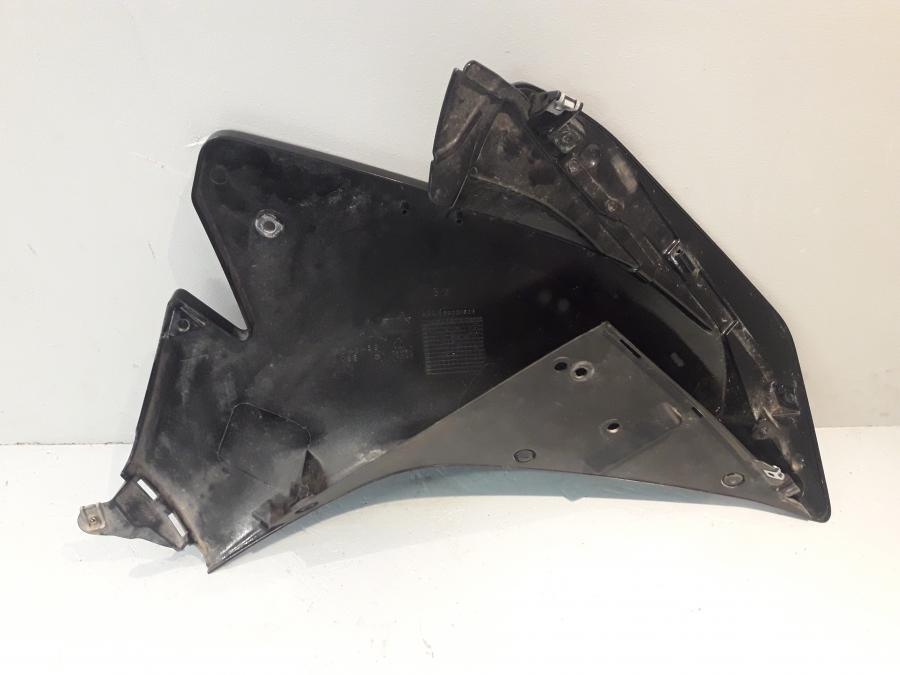 Baksidan på Sidkåpa från en Aprilia RS 125 -2017 motorcykel.