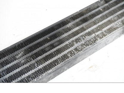 Snett nerifrån på Oljekyl från en Honda CBR 1100 XX -1999 motorcykel.