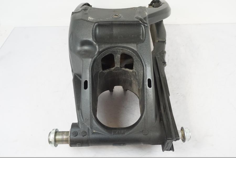 Vänster sida på Sving från en Suzuki GSX-R 750 -2006 motorcykel.