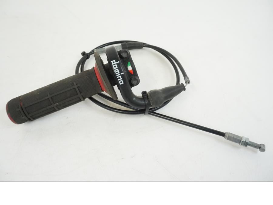 Framsidan på Gasreglage från en AJP PR7 -2021 motorcykel.