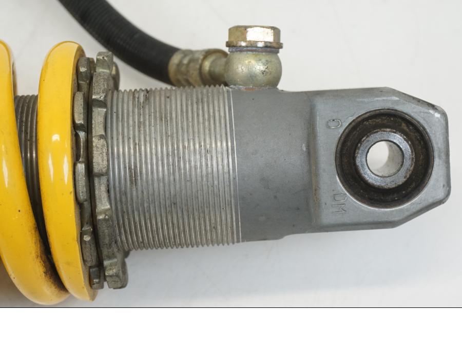 Snett uppifrån på Stötdämpare från en Triumph TT 600 -2002 motorcykel.