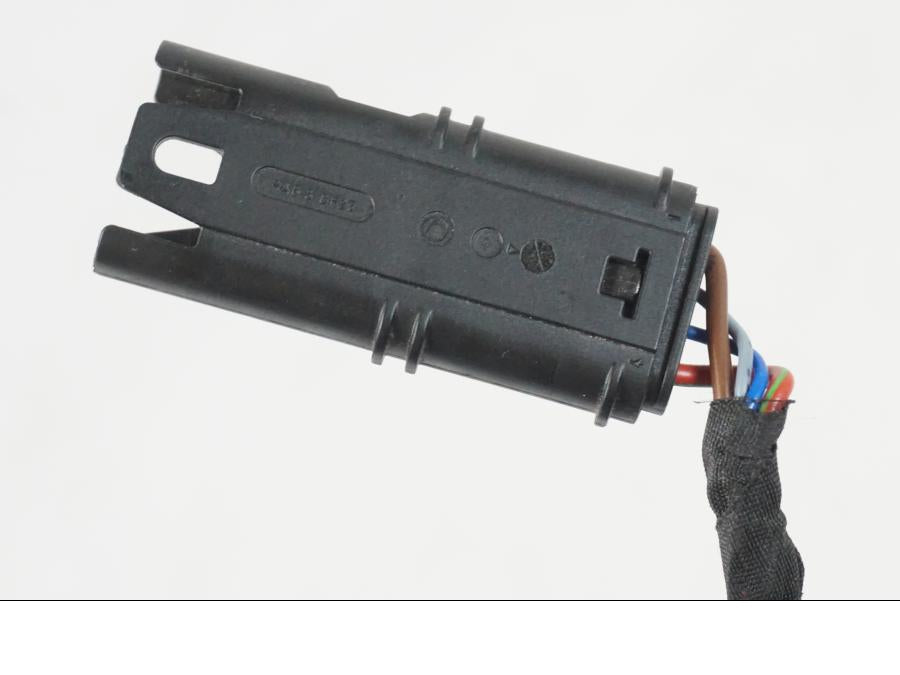 Snett uppifrån på Kablage från en BMW R 1250 GS -2021 motorcykel.