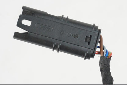 Snett uppifrån på Kablage från en BMW R 1250 GS -2021 motorcykel.