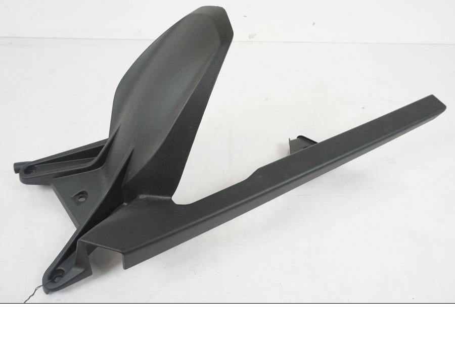 Framsidan på Svingskärm från en KTM 1290 Super Duke R EVO -2023 motorcykel.