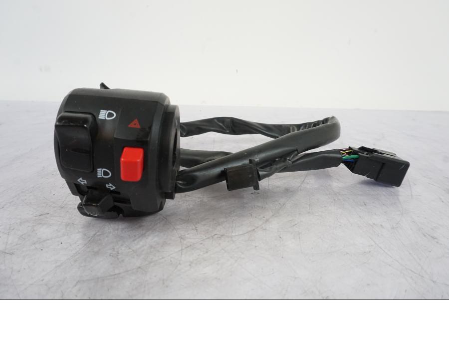 Framsidan på Styrelreglage från en Kawasaki Z 800 -2014 motorcykel.