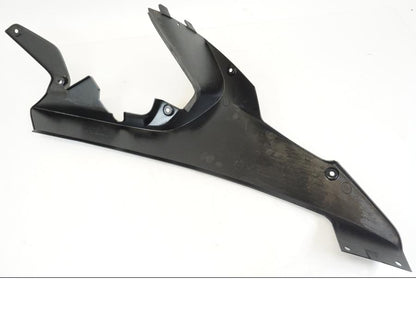 Höger sida på Magkåpa från en Honda ST 1300 -2002 motorcykel.