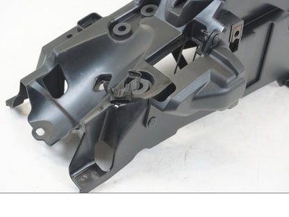 Extrabild4 på Batterihållare från en Yamaha MT-09 -2021 motorcykel.