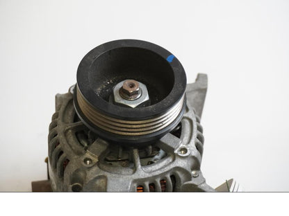 Baksidan på Generator från en BMW R 1200 R -2007 motorcykel.