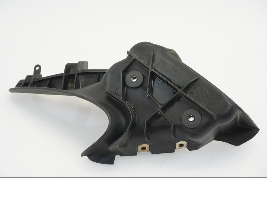 Vänster sida på Luftintag från en BMW R 1150 R -2002 motorcykel.