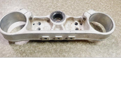 Höger sida på Gaffelkrona från en Husaberg FE 450 -2006 motorcykel.