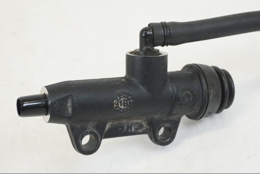 Vänster sida på Bromshuvudcylinder från en Husqvarna 701 Supermoto -2020 motorcykel.