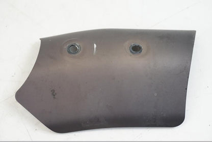 Höger sida på Värmeskydd från en Ducati Streetfighter S -2011 motorcykel.