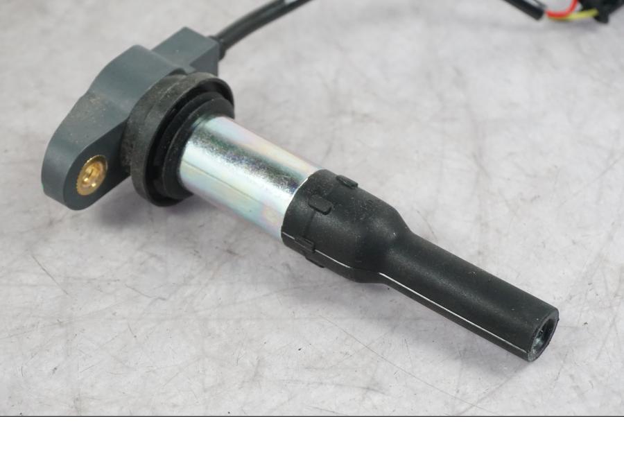 Vänster sida på Tändspole från en Ducati Multistrada V4 -2024 motorcykel.