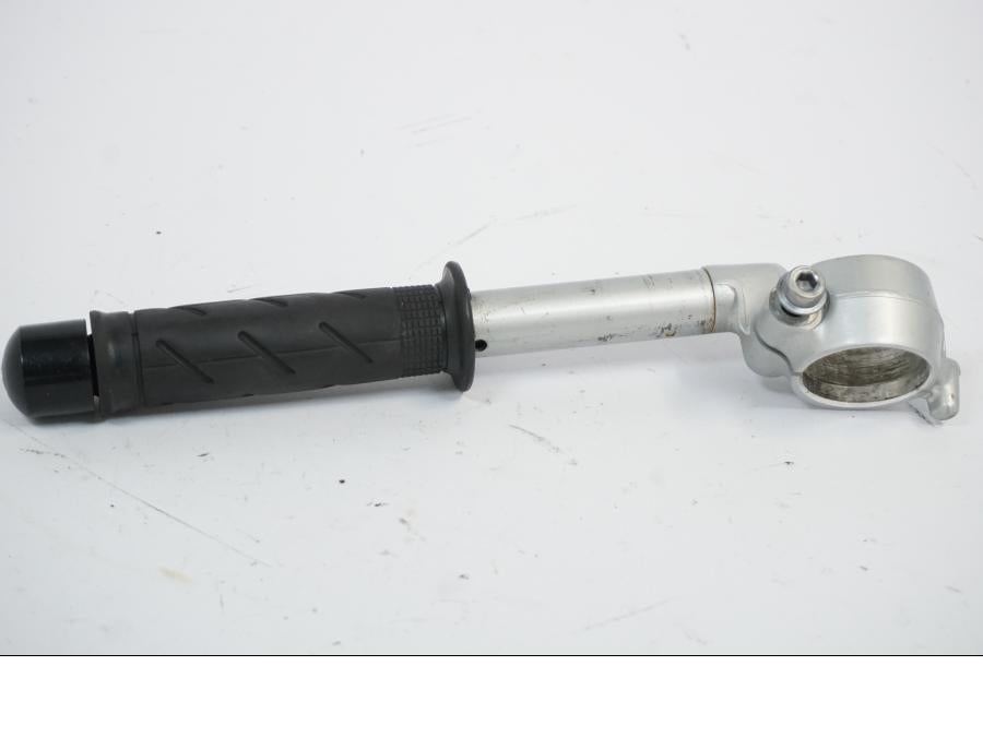 Snett uppifrån på Handtag från en Honda VTR 1000 F -1999 motorcykel.