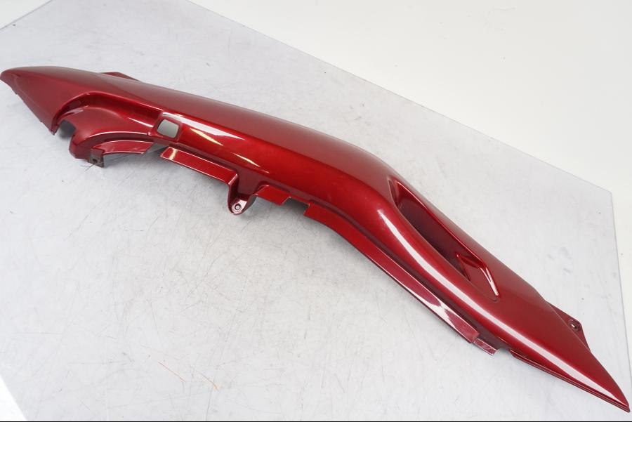 Snett nerifrån på Bakvinge från en Yamaha XJ 900 -1997 motorcykel.