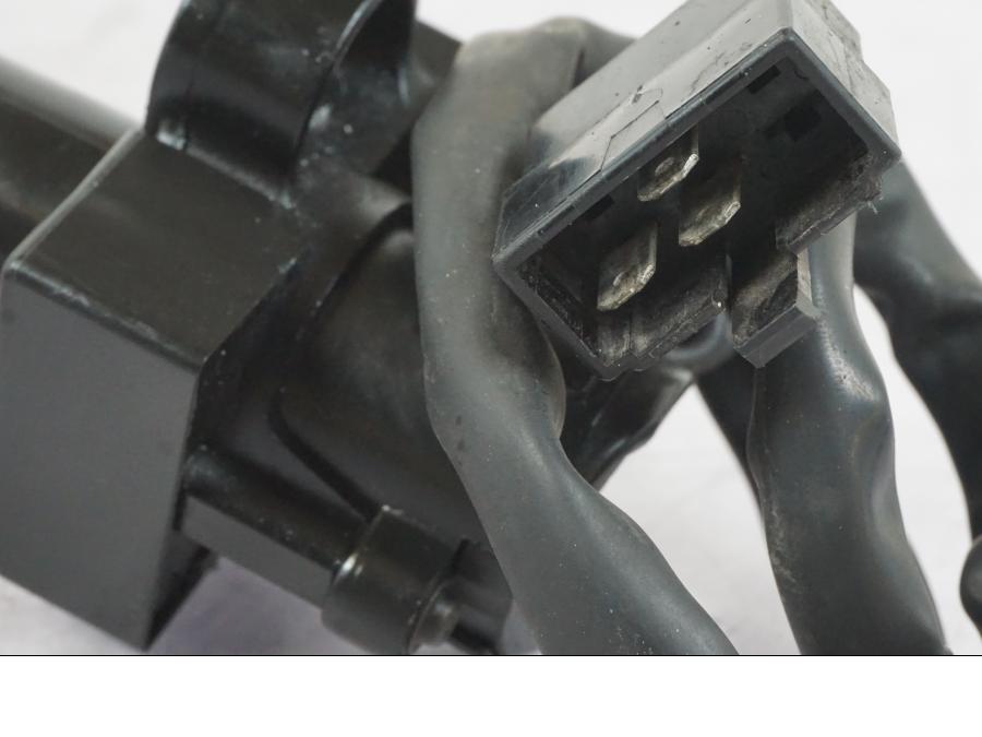 Höger sida på Låssats från en Honda CBR 1000 F -1999 motorcykel.