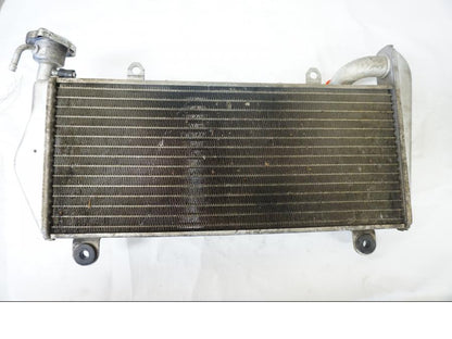 Baksidan på Vattenkyl från en Ducati 899 Panigale -2015 motorcykel.