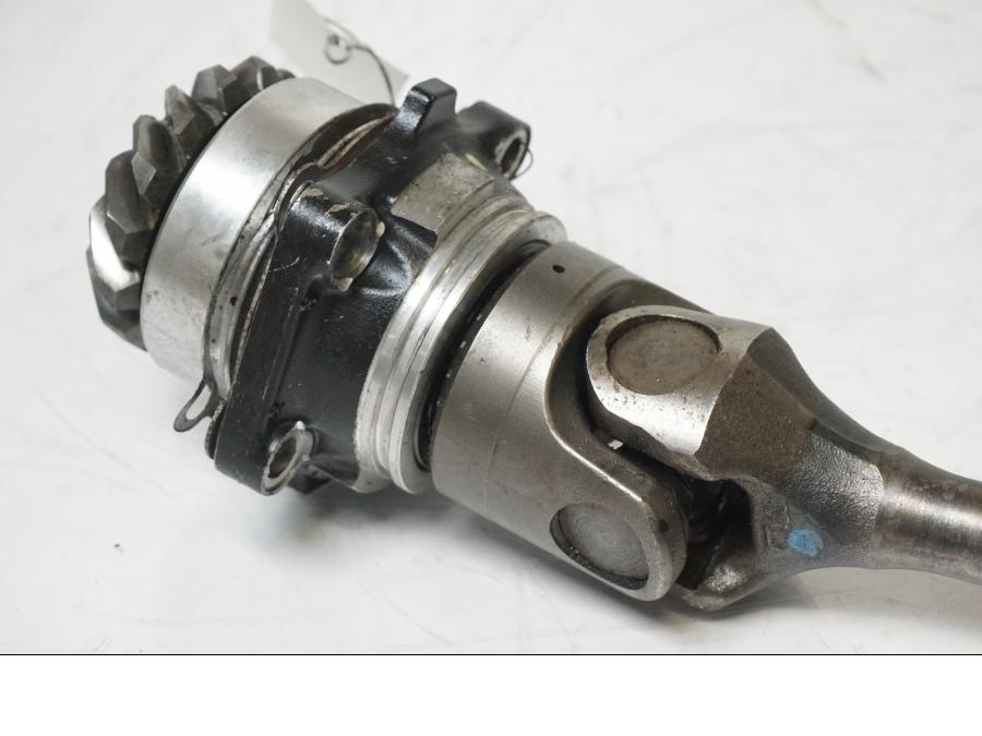 Vänster sida på Kardanaxel från en Kawasaki VN 1500 Mean Streak -2002 motorcykel.