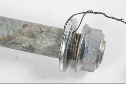 Vänster sida på Axel från en Yamaha YZF 1000 R1 -2007 motorcykel.