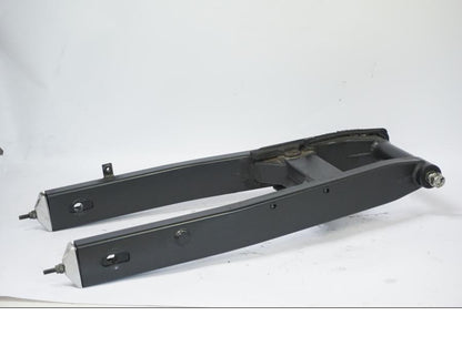 Snett nerifrån på Sving från en Honda CB 500 X -2015 motorcykel.