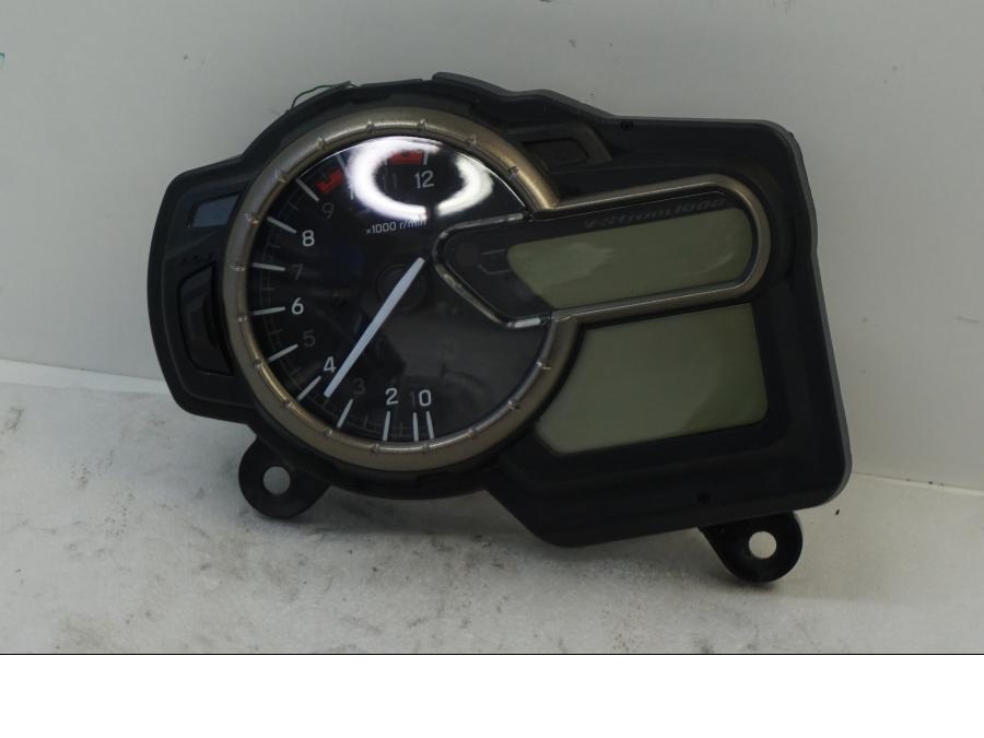 Framsidan på Instrumentpanel från en Suzuki DL 1000 -2016 motorcykel.