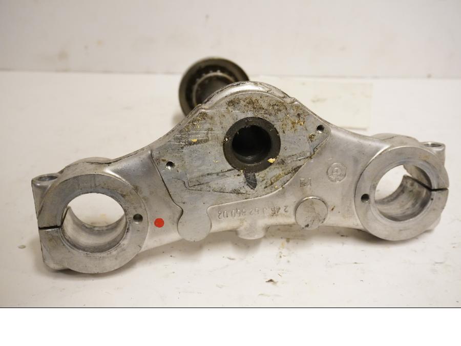 Baksidan på Gaffelkrona från en BMW R 100 RT -1982 motorcykel.