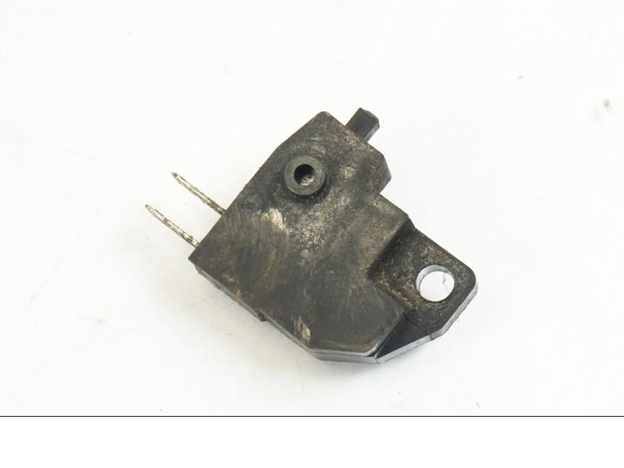 Baksidan på Bromsljuskontakt från en Suzuki GSX-R 750 -2008 motorcykel.