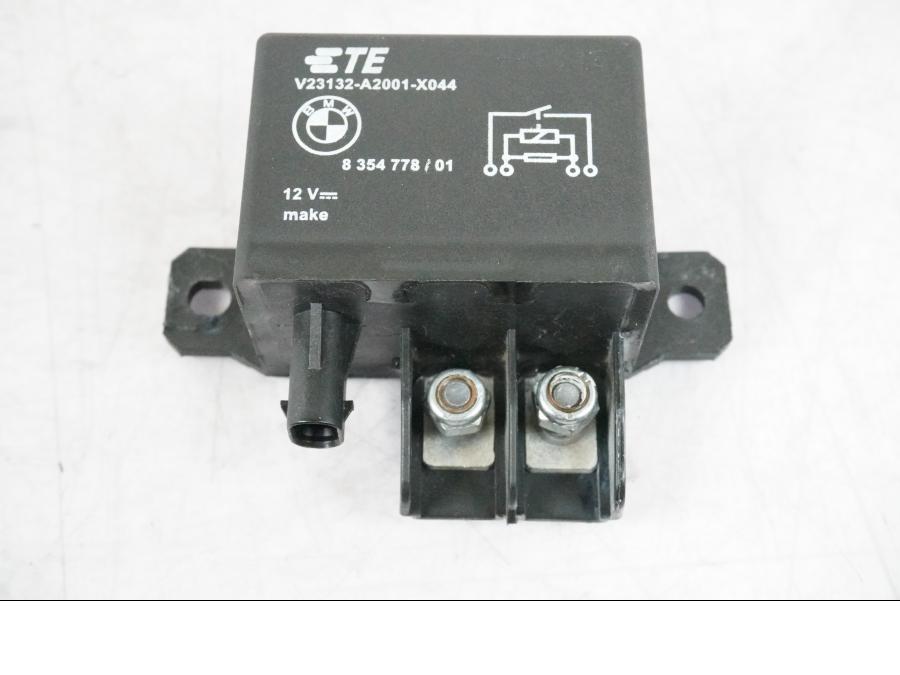 Framsidan på Startrelä från en BMW R 1250 GSA -2021 motorcykel.