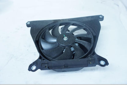 Baksidan på Vattenkylfläkt från en Kawasaki Ninja 650 -2018 motorcykel.