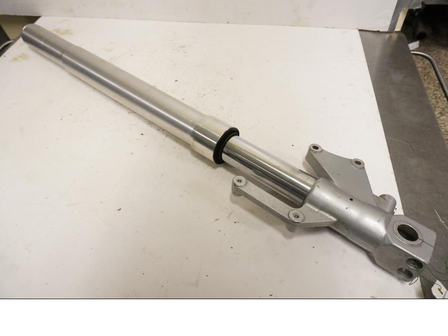 Framsidan på Gaffelben från en Hyosung GT 650 -2006 motorcykel.