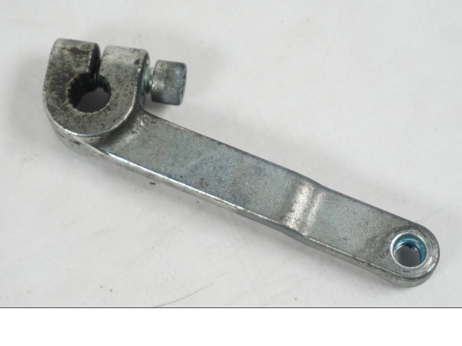 Framsidan på Växelarm från en H-D Softail Standard FXST -2001 motorcykel.