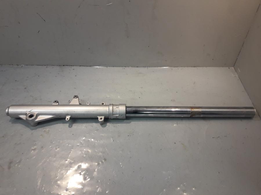 Framsidan på Gaffelben från en Triumph Tiger -1999 motorcykel.