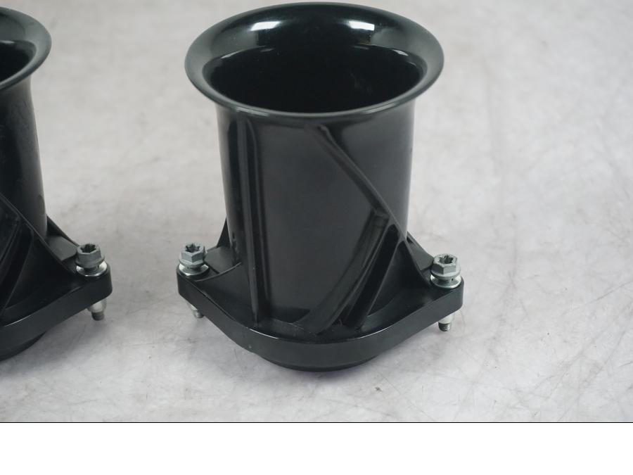 Baksidan på Luftrör från en KTM 1290 Super Adventure S -2022 motorcykel.