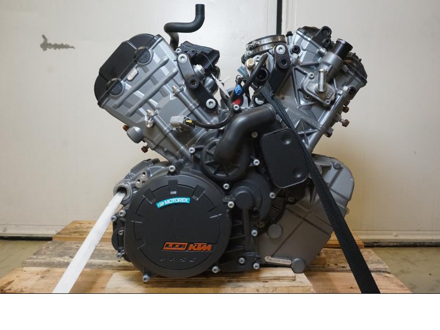 Extrabild1 på Motor från en KTM 1290 Super Duke R -2022 motorcykel.