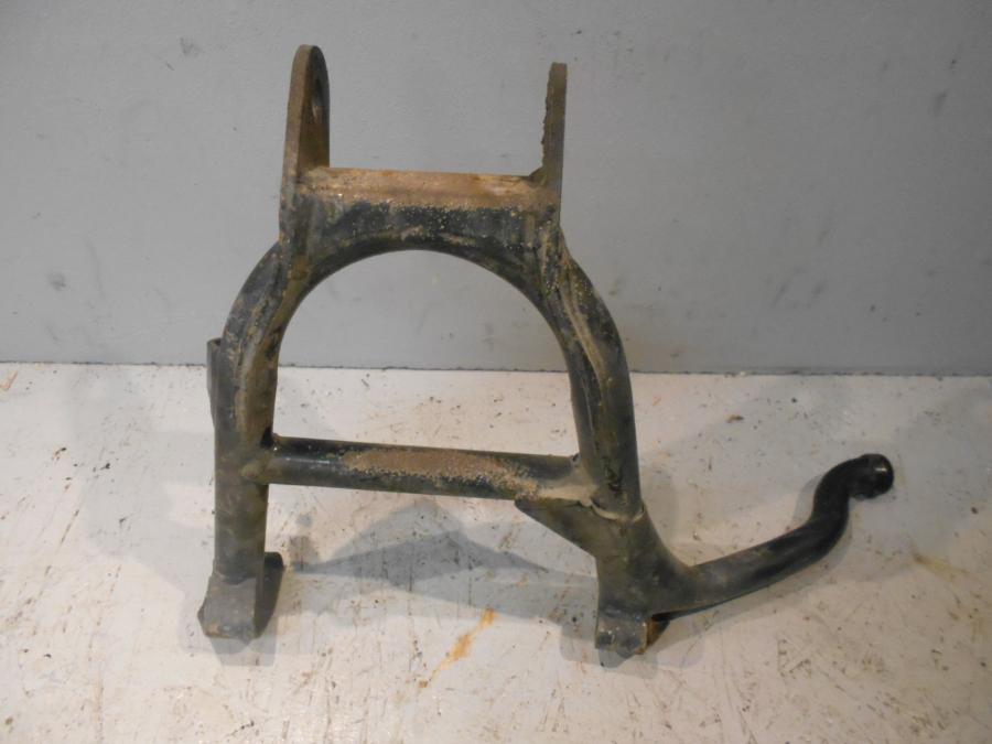 Framsidan på Centralstöd från en Honda GL 500 -1982 motorcykel.