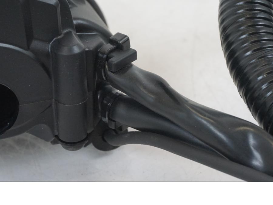 Extrabild2 på Styrelreglage från en Yamaha MT-09 Tracer -2021 motorcykel.