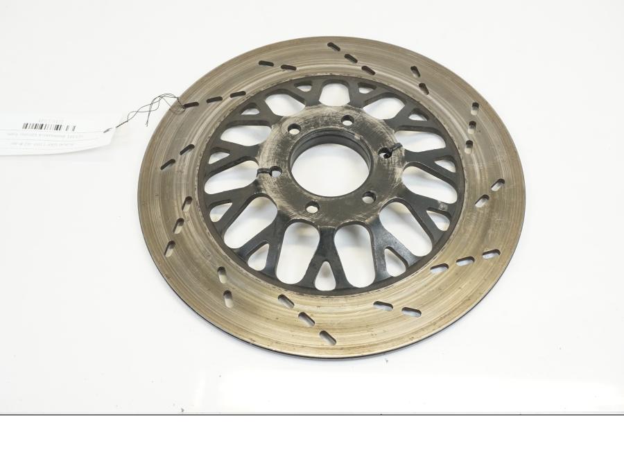 Baksidan på Bromsskiva från en Suzuki GSX 1100 -1982 motorcykel.