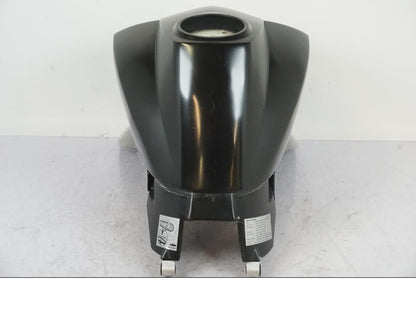 Vänster sida på Bensintank från en KTM 990 Super Duke -2006 motorcykel.