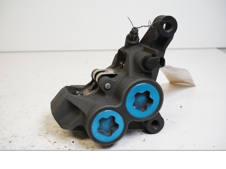 Framsidan på Bromsok från en Yamaha FZS 1000 -2002 motorcykel.