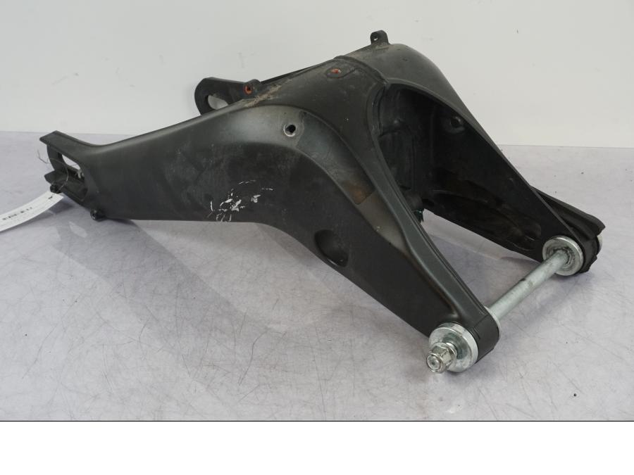 Höger sida på Sving från en Yamaha MT-09 SP -2018 motorcykel.