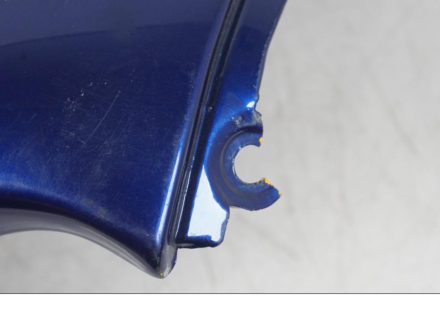 Extrabild3 på Sidkåpa från en Triumph Sprint RS -2000 motorcykel.